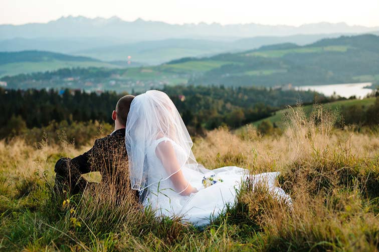 Plener ślubny Tatry. Fotografia ślubna w miastach Nowy Targ, Zakopane, Kraków. Fotograf na wesele - Podhale.